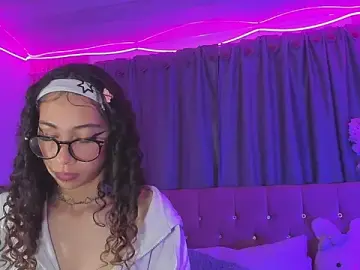 Stripchat Watch Live Sex Cams of Sarah_Moon1