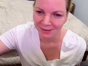 Stripchat Live Sex Cam of l4dyc4pricorn76