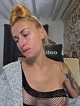 Stripchat Free Live Porn of kylie_blck