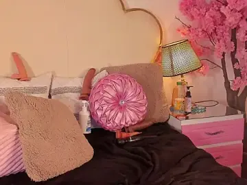 Stripchat Live Sex Cam of CahitlinBell