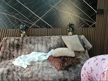 Stripchat Live Porn of Holly_22