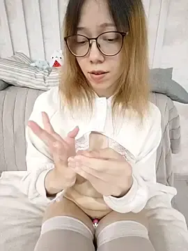 Stripchat Adult Webcam of PeachyMaolin