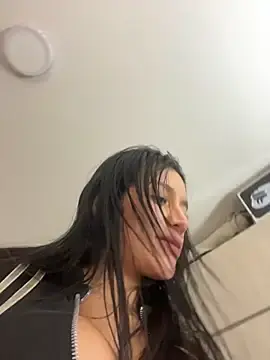 Stripchat Adult Webcam of Emmily_19