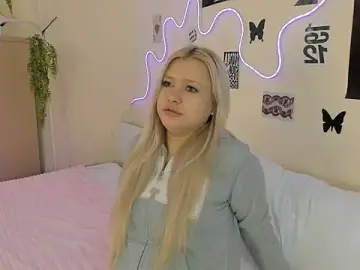 Stripchat Free Live Porn of MidnightPoise