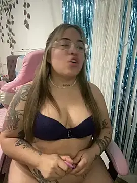 Stripchat Free Live Porn of Lindalatina2001