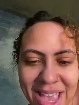 Stripchat Sex Cam of Chloe_Leaozinho