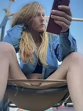 Stripchat Live Porn of GoldenFlameGoddess