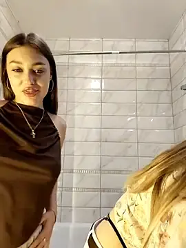 Stripchat Sex Cam of caressyourself