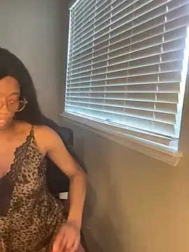 Stripchat Live Sex Cam of sweetsexiecool7