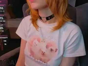 Stripchat Live Sex Cam of Little_Chips