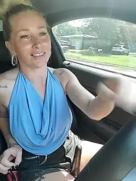 Stripchat Live Sex Cam of POPPY_XO