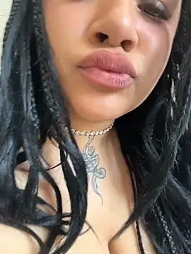 Stripchat Best live sex cam show of SashaLiciosa_
