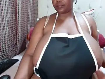 Stripchat Nude Webcam of CHOCOLATEDARKBUSTYX