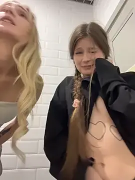 Stripchat Live Sex Cam of Pink_Kiss