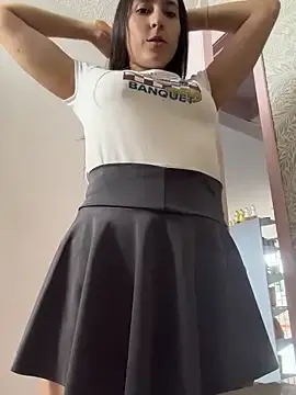 Stripchat Live Sex Cam of LittleDoll___