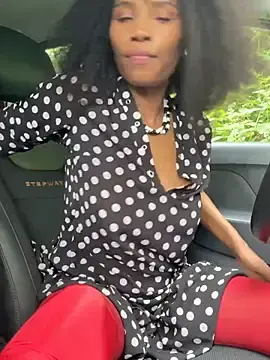 Stripchat Adult Webcam of ShantelSexyYoungMilfie