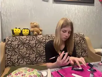 Stripchat Adult Webcam of shellybellyboom