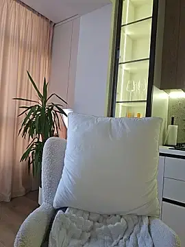 Stripchat Free Porn Cam of Miss_Magic_Eyes_