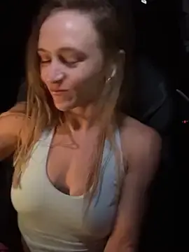 Stripchat Live Sex of lunagirl13