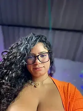 Stripchat Free Live Porn of Simone_Miller