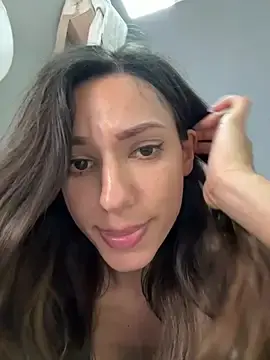 Stripchat Private Sex Chat of -_MiaQueen_-