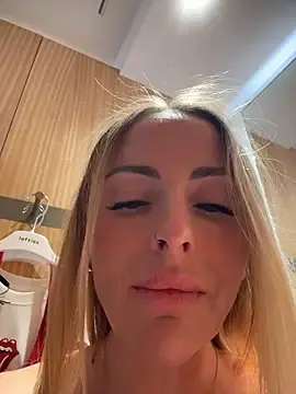 Stripchat Best live sex cam show of EmaSalis