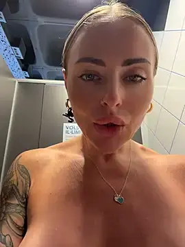 Stripchat Adult Webcams of EmaSalis