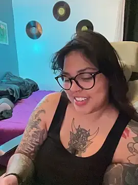 Stripchat Sex Cam of miacanela_xo