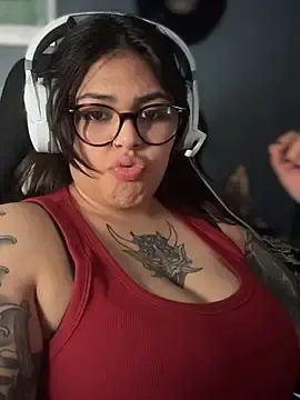 Stripchat Private Sex Chat of miacanela_xo