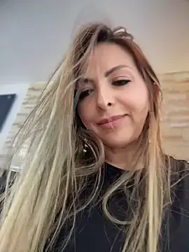 Stripchat Live Sex Cam of _Abril-Office1