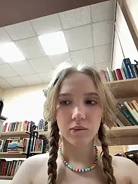 Stripchat Live Sex Cam of bambi_lu