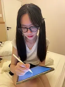 Stripchat Sex Chat of PetiteTight