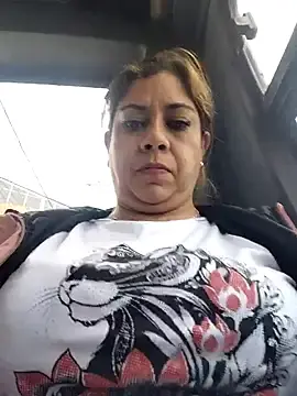 Stripchat Live Sex Cam of Laura-Hernandez