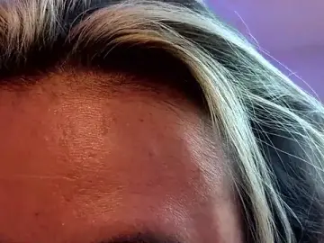 Stripchat Free Live Porn of CandyQueenGold