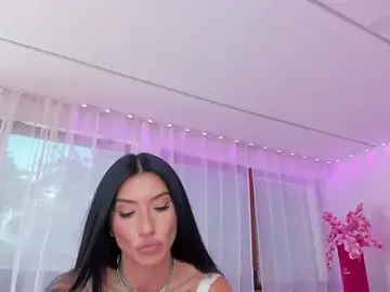 Stripchat Live Sex Cam of missdiamond_