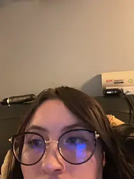 Stripchat Free Porn Cam of Isabellaortz_8