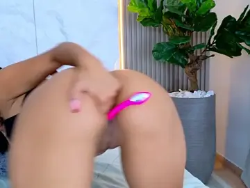 Stripchat Free Porn Cam of LaurenRodriiguez
