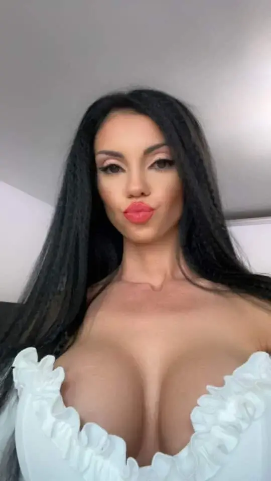 gloriaa_shine