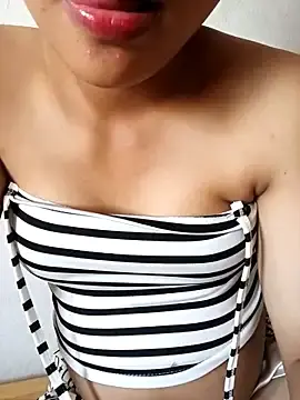 Stripchat Free Porn Cam of Hivi_06