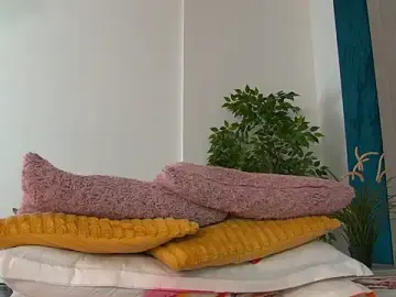 Stripchat Free Porn Cam of Foxxxy_MILF