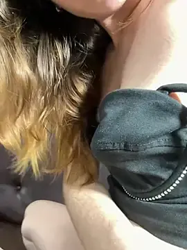 Stripchat Live Sex Cam of kevin_hotgirls