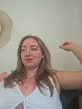 Stripchat Live Sex Cam of arielsweetieee
