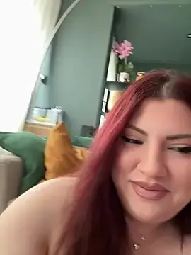 Stripchat Live Sex Cam of CurvyKimmy1