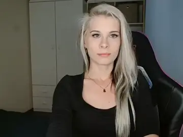 Stripchat Best Webcam of KristineGlow