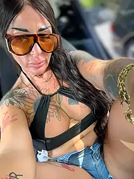 Stripchat Live Sex Cam of ASSERINAAA