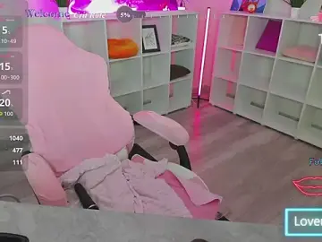 Stripchat Live Sex Cam of Golden__Whisper