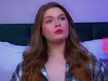 Stripchat Live Sex of CrystalLyons