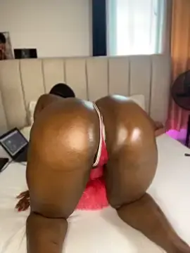 Stripchat Sex Cam of t-Booty_risky_