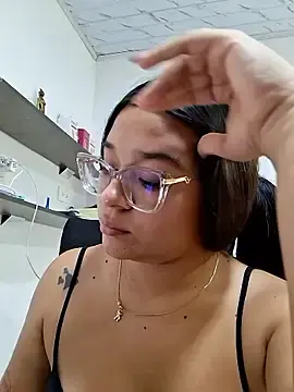 Stripchat Free Porn Cam of -VICKKY