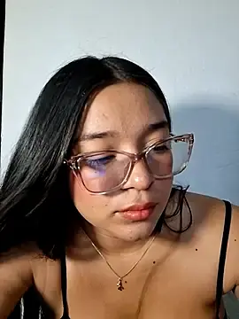 Stripchat Live Sex Cam of -VICKKY